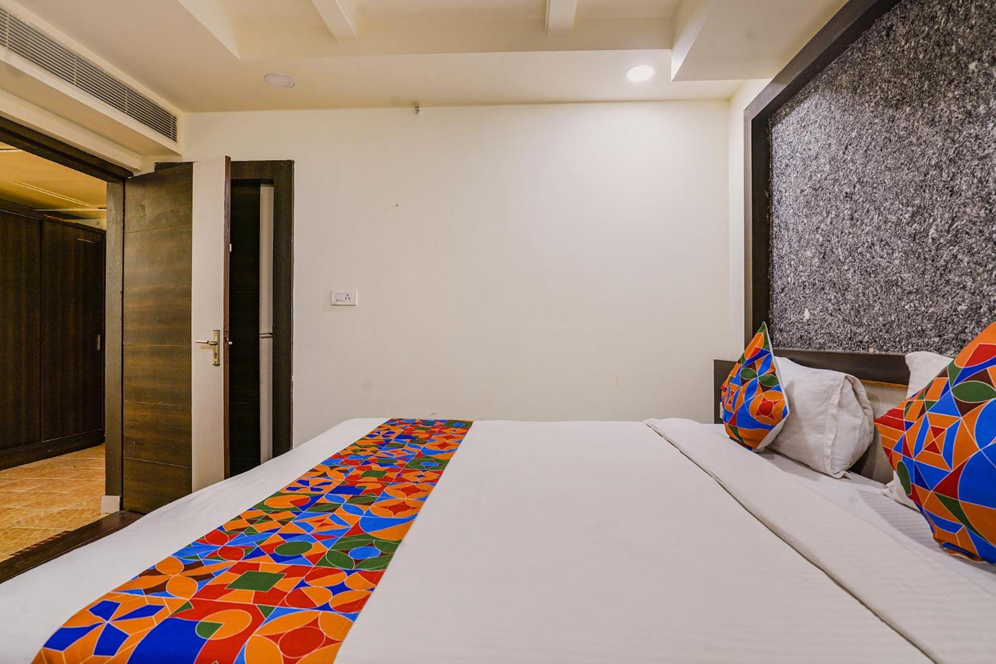 Fabhotel Golden Way 비자야와다 외부 사진